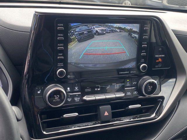 Used 2021 Toyota Highlander XLE image 3