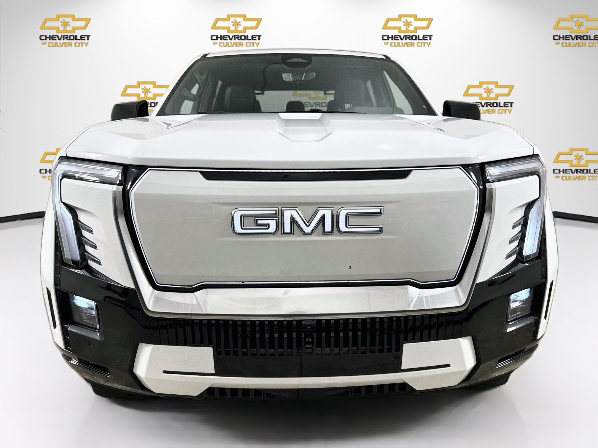 Used 2025 GMC Sierra EV Denali AWD/4WD image 2