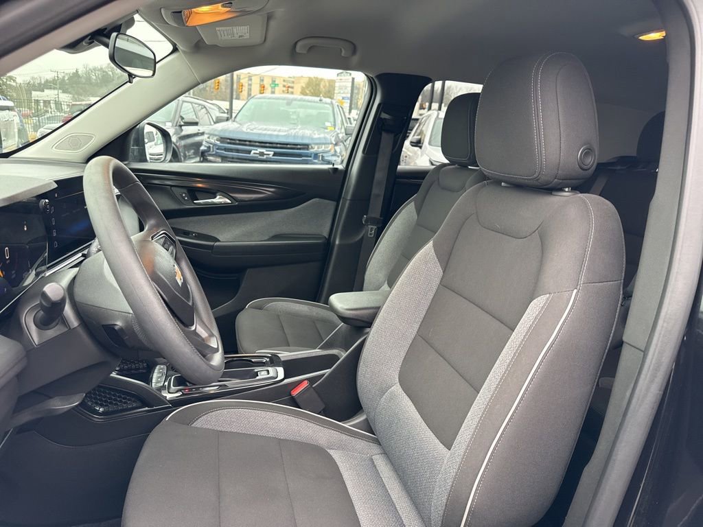 Used 2024 Chevrolet TrailBlazer LT w/ Driver Confidence Package image 15