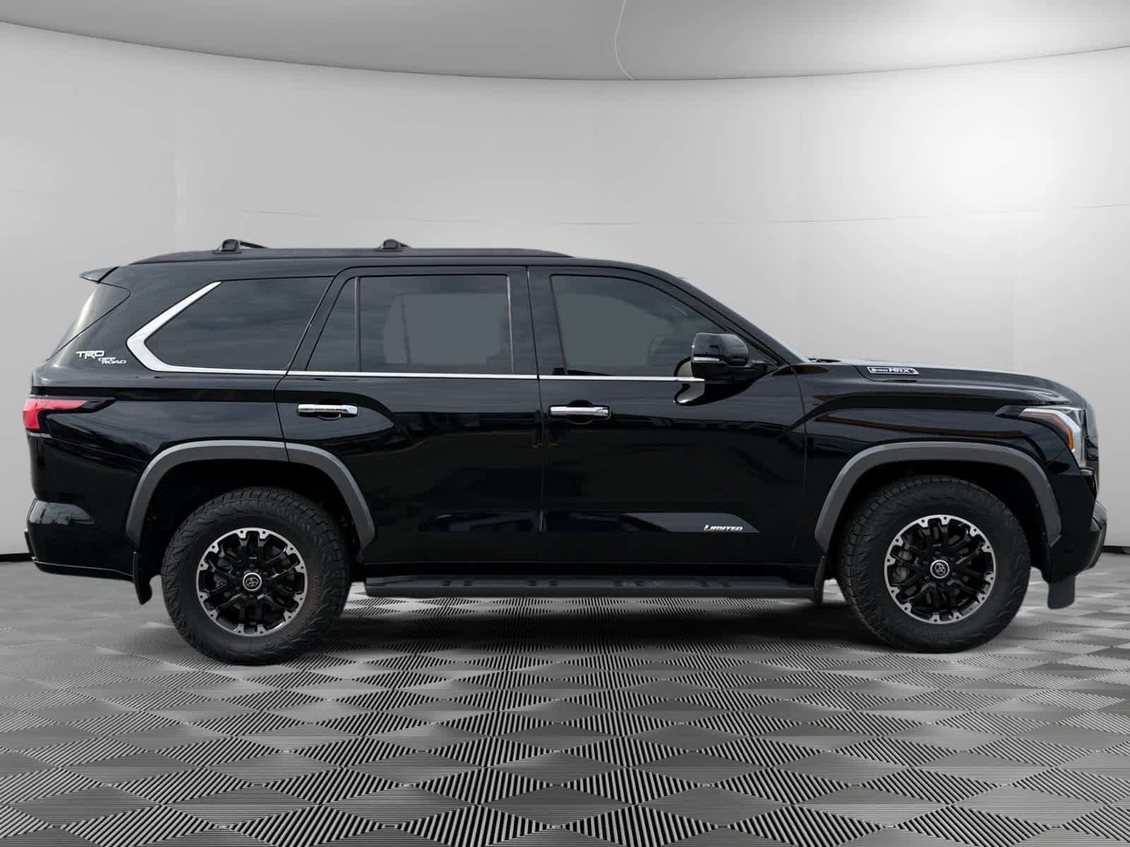 Used 2023 Toyota Sequoia Limited image 6