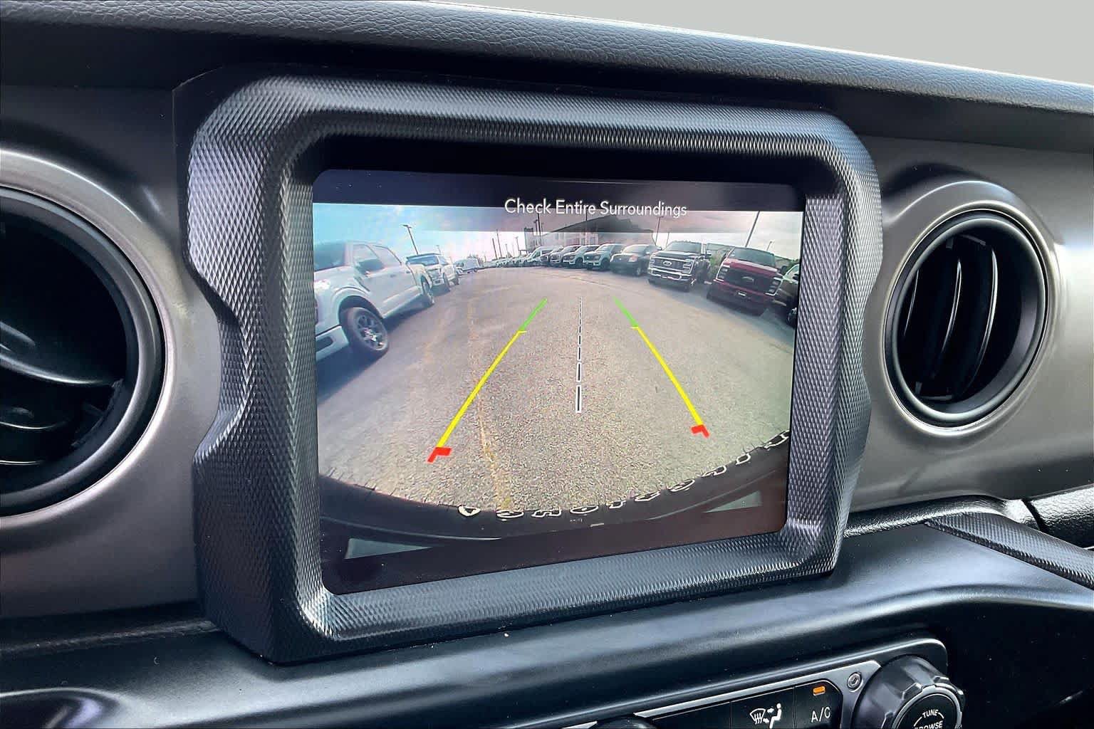 Used 2022 Jeep Wrangler Sport AWD/4WD image 22
