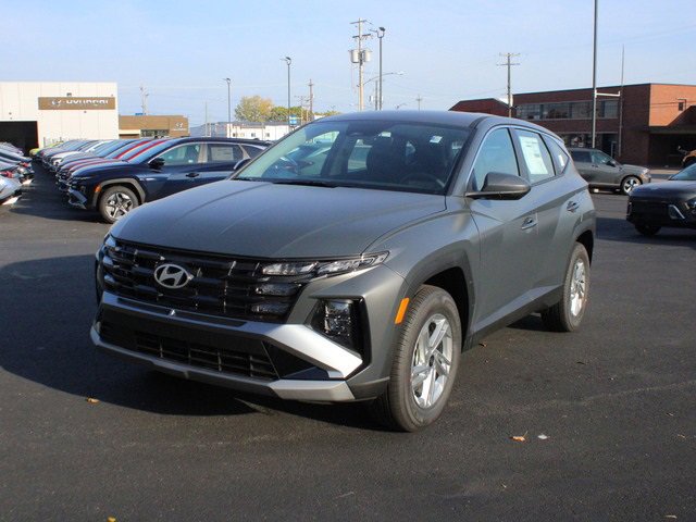 Used 2025 Hyundai Tucson SE image 3