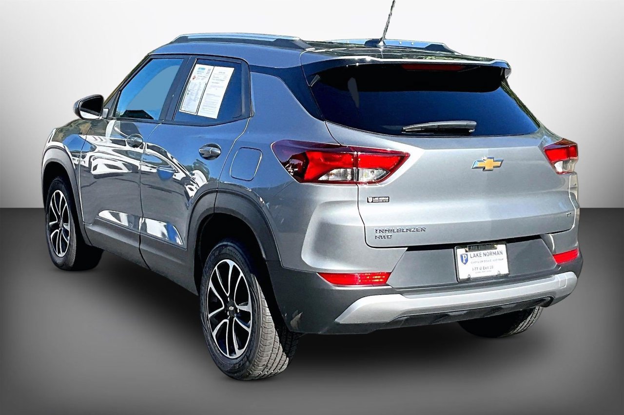 Used 2025 Chevrolet TrailBlazer LT AWD/4WD image 6