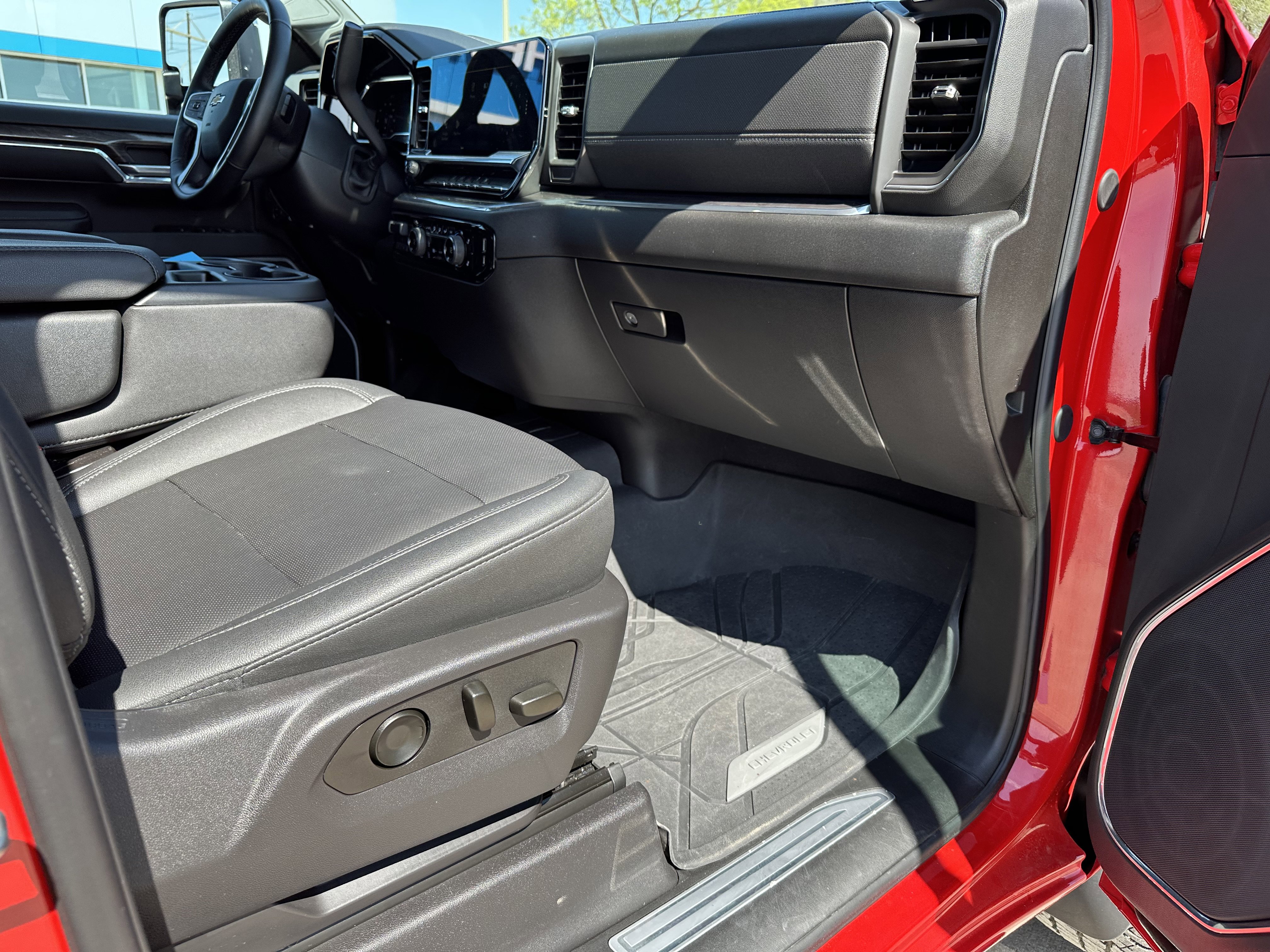 Certified 2024 Chevrolet Silverado 3500 LTZ AWD/4WD image 37