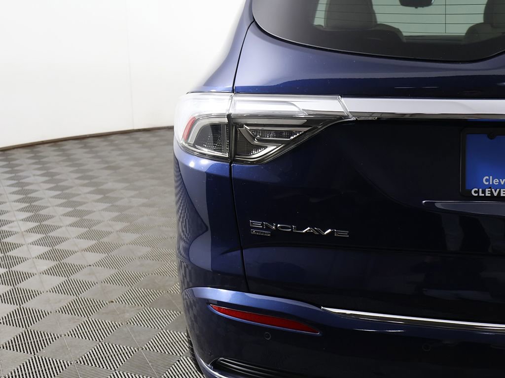 Used 2023 Buick Enclave Avenir AWD/4WD image 21