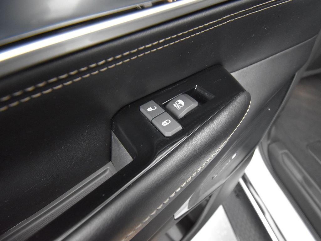 Used 2024 Jeep Wagoneer 4WD w/ Convenience Group I image 10