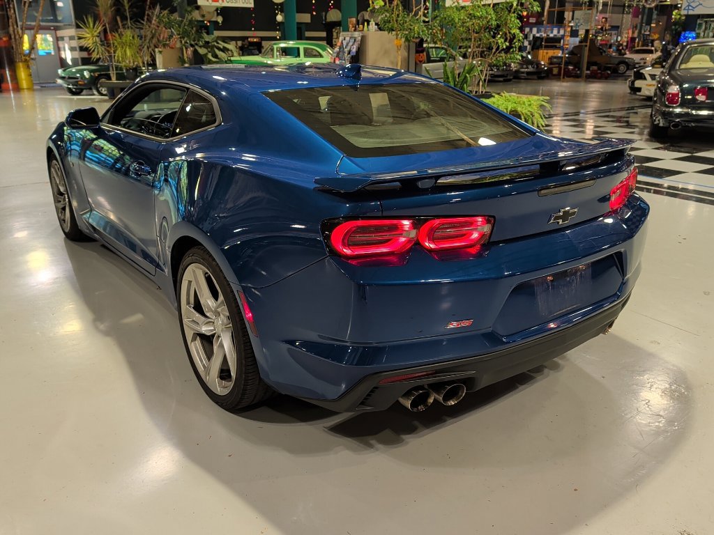Used 2019 Chevrolet Camaro SS RWD image 12
