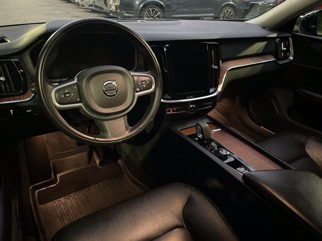 Used 2022 Volvo S60 B5 Momentum w/ Climate Package FWD image 16