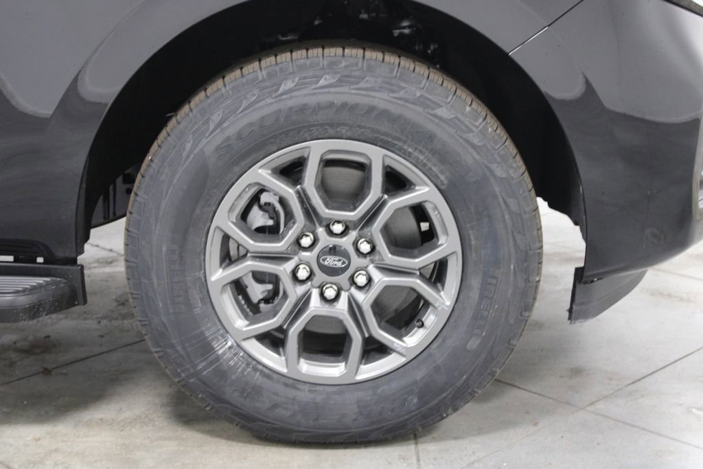 New 2026 Ford Expedition Active image 11