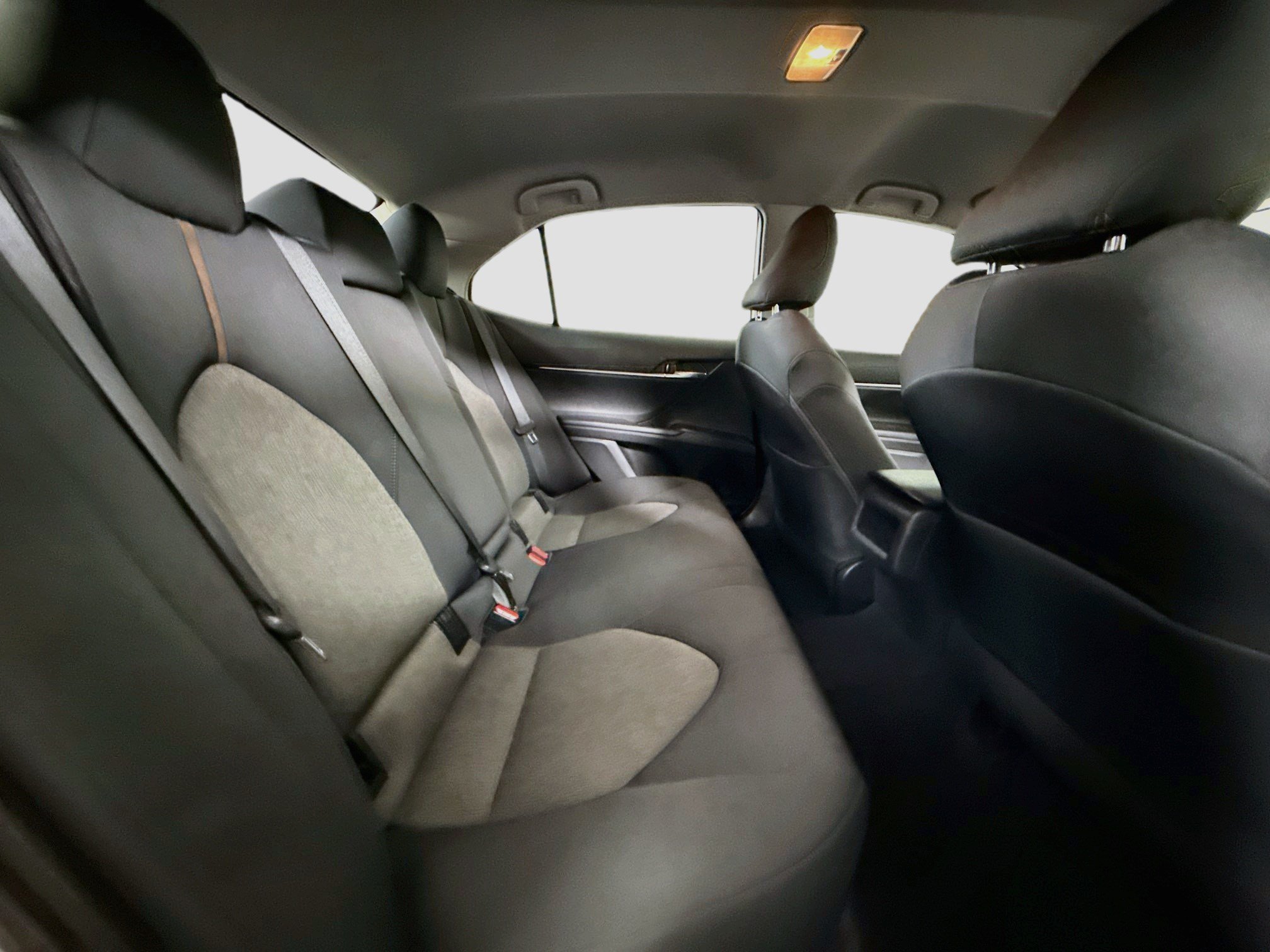 Used 2020 Toyota Camry LE FWD image 26