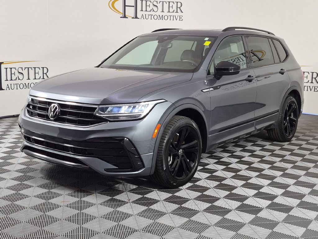 Used 2023 Volkswagen Tiguan SE R-Line FWD image 8