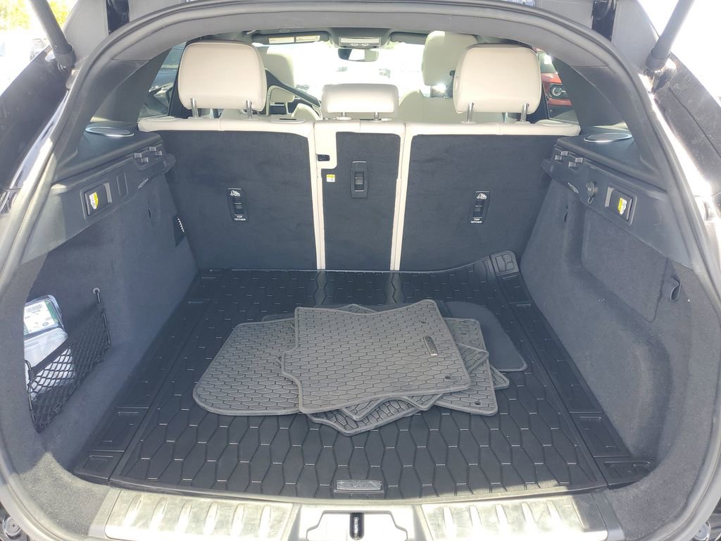 Used 2025 Jaguar F-PACE R-Dynamic S AWD/4WD image 8