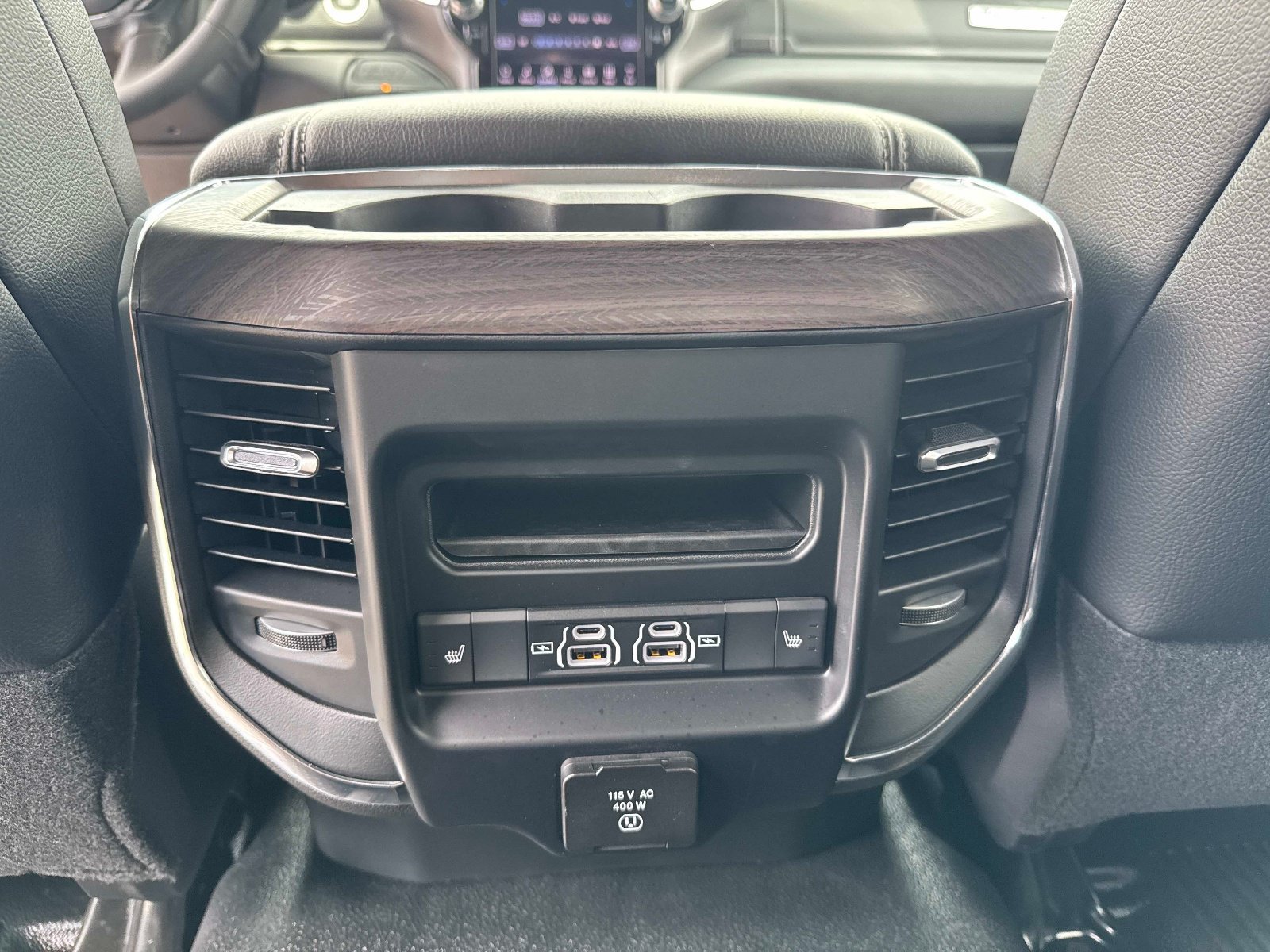 Used 2026 RAM 5500 4x4 Crew Cab w/ Laramie Trim Package image 17