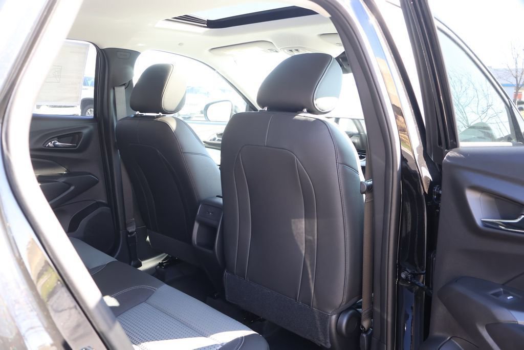 New 2026 Chevrolet Trax LT w/ Sunroof Package FWD image 40
