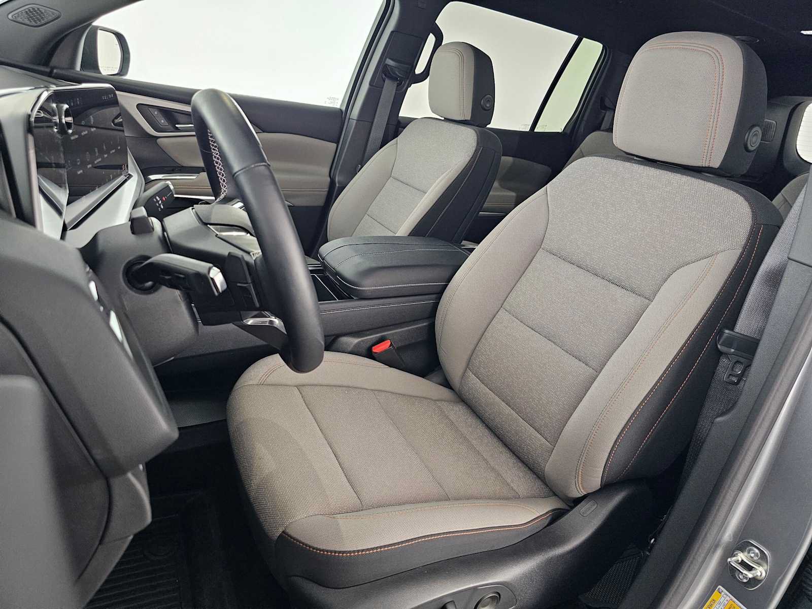 Used 2026 Chevrolet Traverse LT w/ Enhanced Driving Package FWD image 23