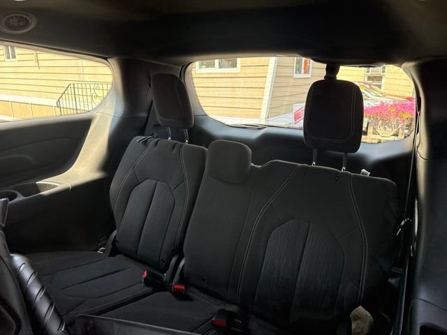 Used 2021 Chrysler Pacifica Touring w/ S Appearance Package FWD image 14