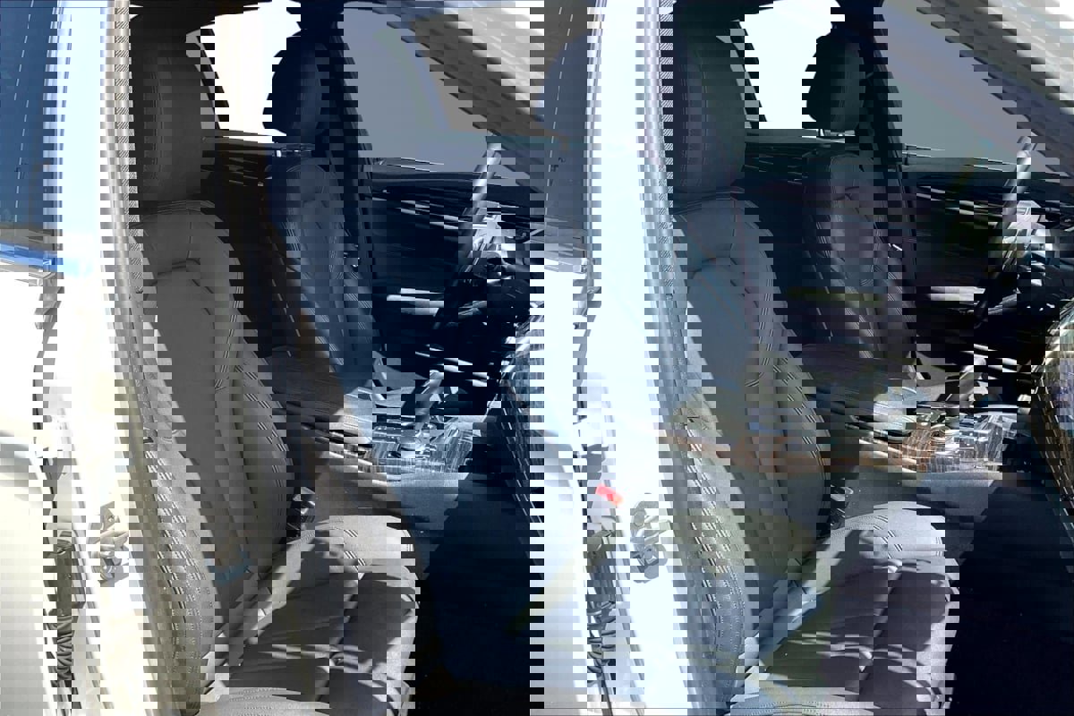 Used 2020 BMW 530i w/ Convenience Package image 7