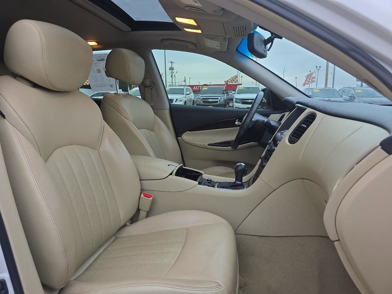 Used 2016 INFINITI QX50 AWD w/ Technology Package image 23