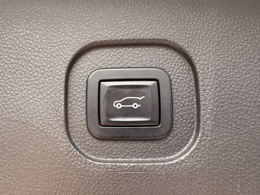 Used 2012 Chevrolet Equinox LTZ w/ LPO, Protection Package AWD/4WD image 11
