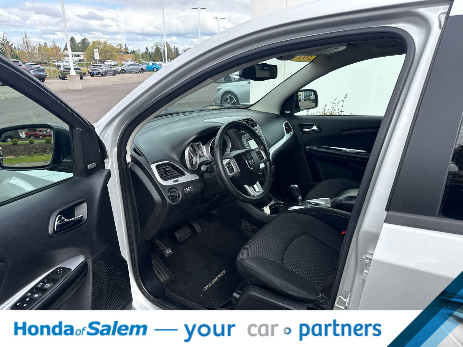 Used 2012 Dodge Journey Crew w/ Flexible Seating Group image 2