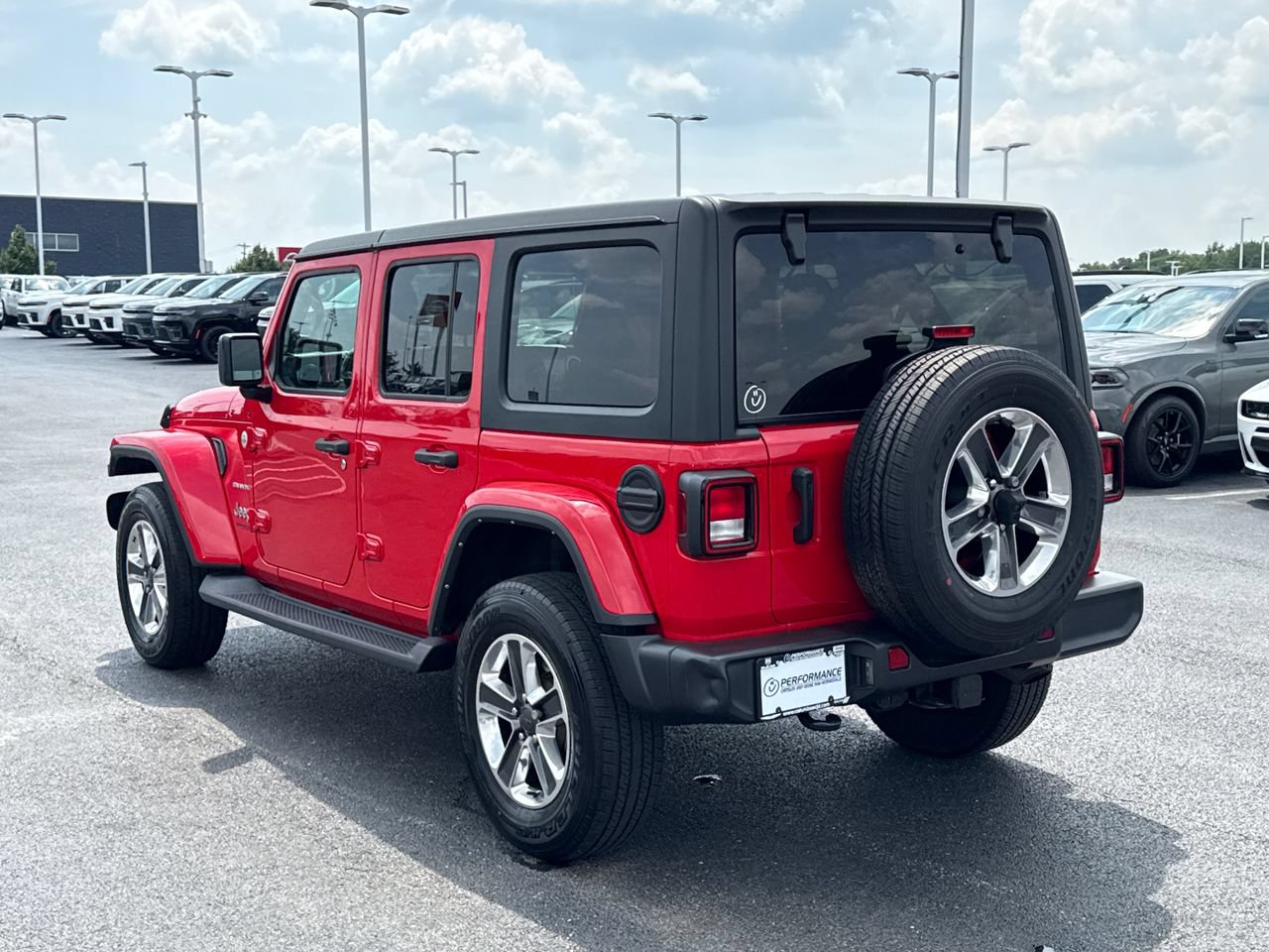Used 2022 Jeep Wrangler Unlimited Sahara AWD/4WD image 5