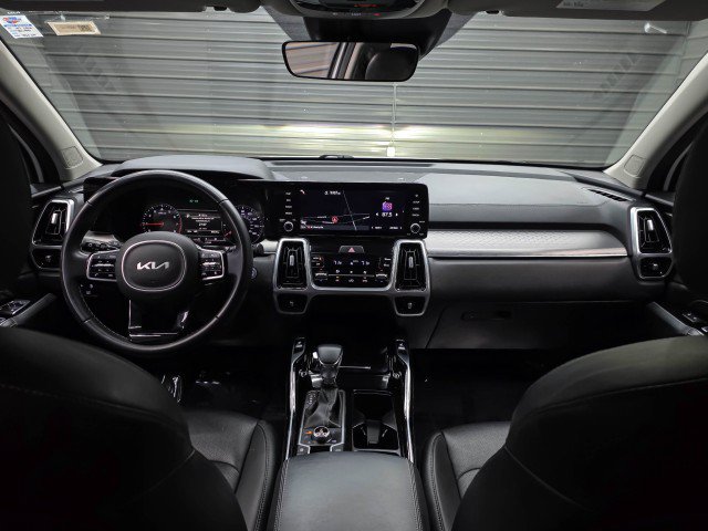 Used 2022 Kia Sorento SX AWD/4WD image 11