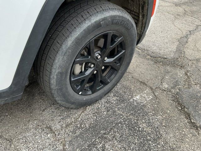 Used 2024 Jeep Grand Cherokee Altitude image 15