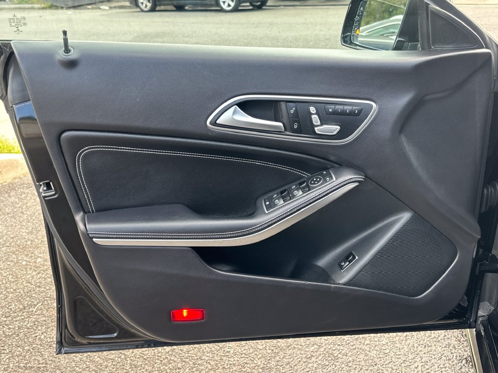 Used 2019 Mercedes-Benz CLA 250 4MATIC image 11