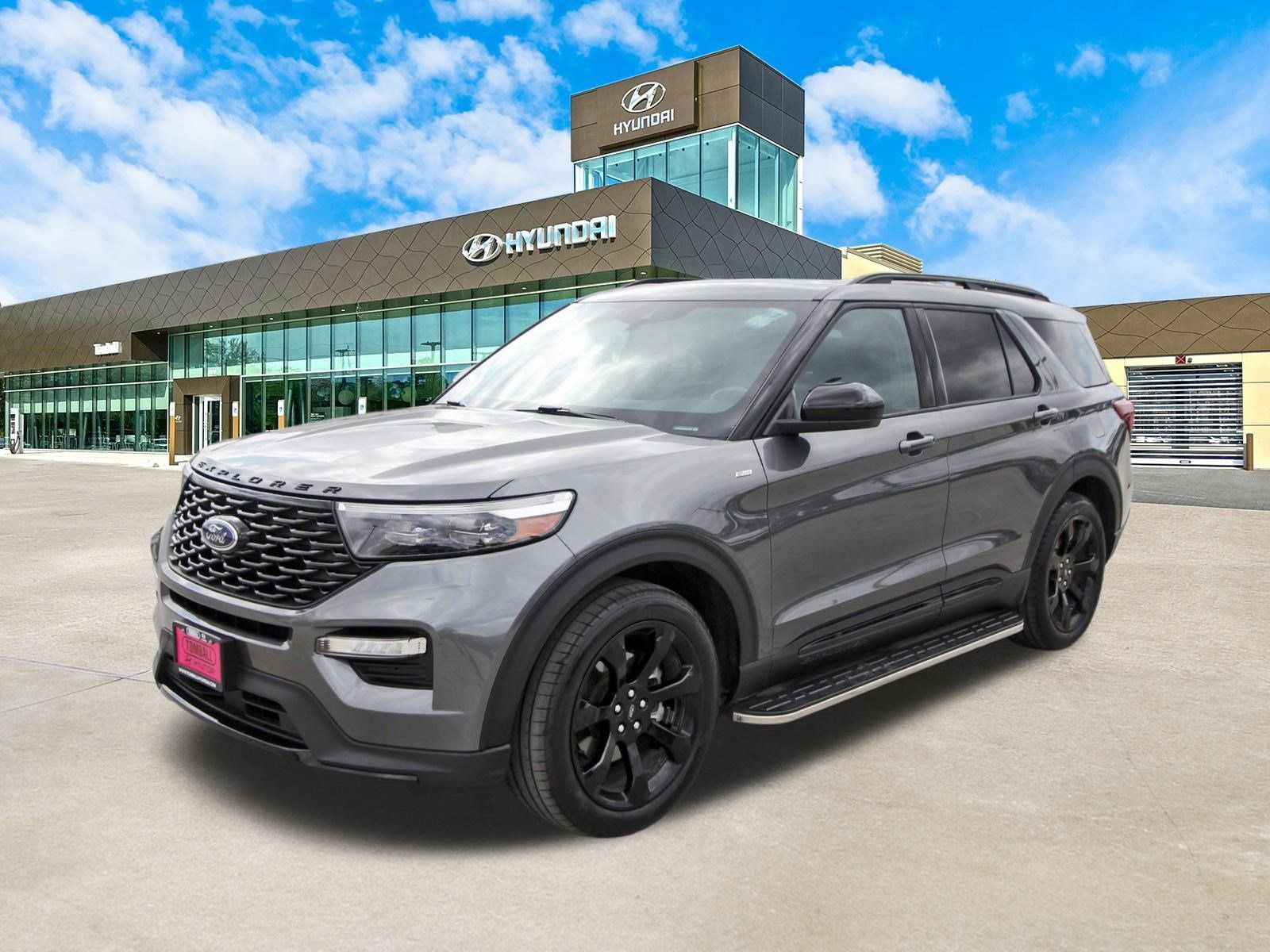 Used 2024 Ford Explorer ST-Line w/ Class IV Trailer Tow Package image 10