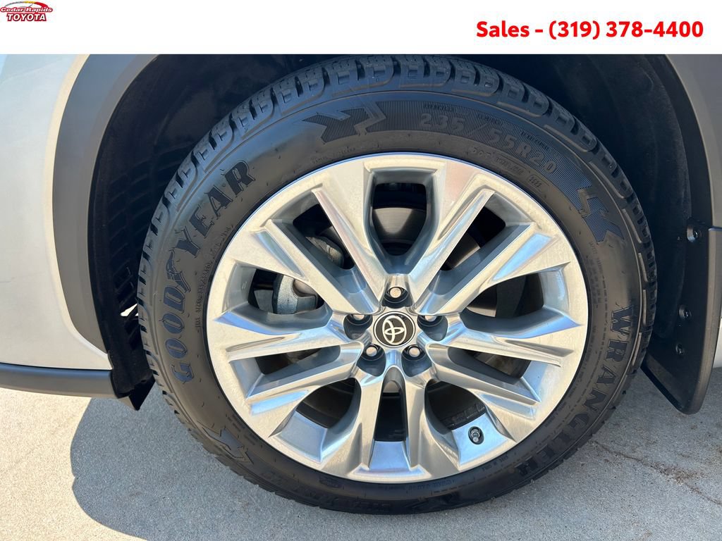 Certified 2021 Toyota Highlander Limited AWD/4WD image 26