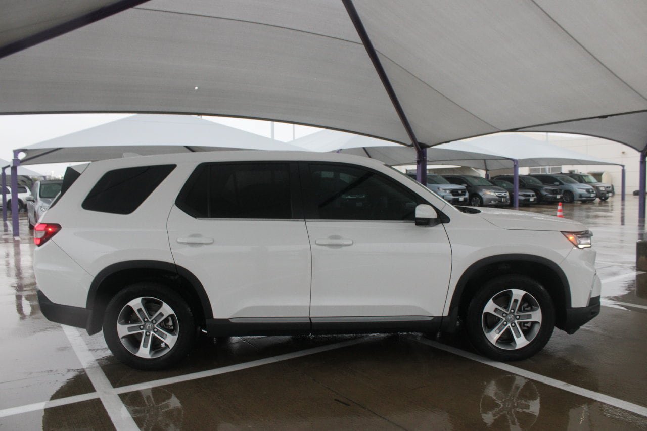 Used 2025 Honda Pilot EX-L image 7