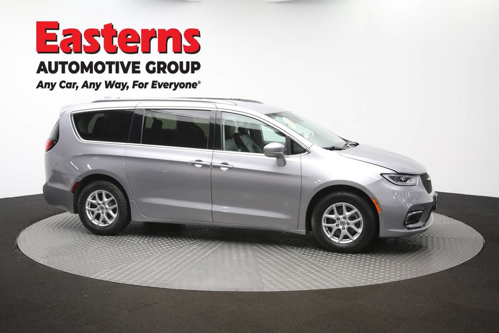 Used 2021 Chrysler Pacifica Touring-L FWD image 49