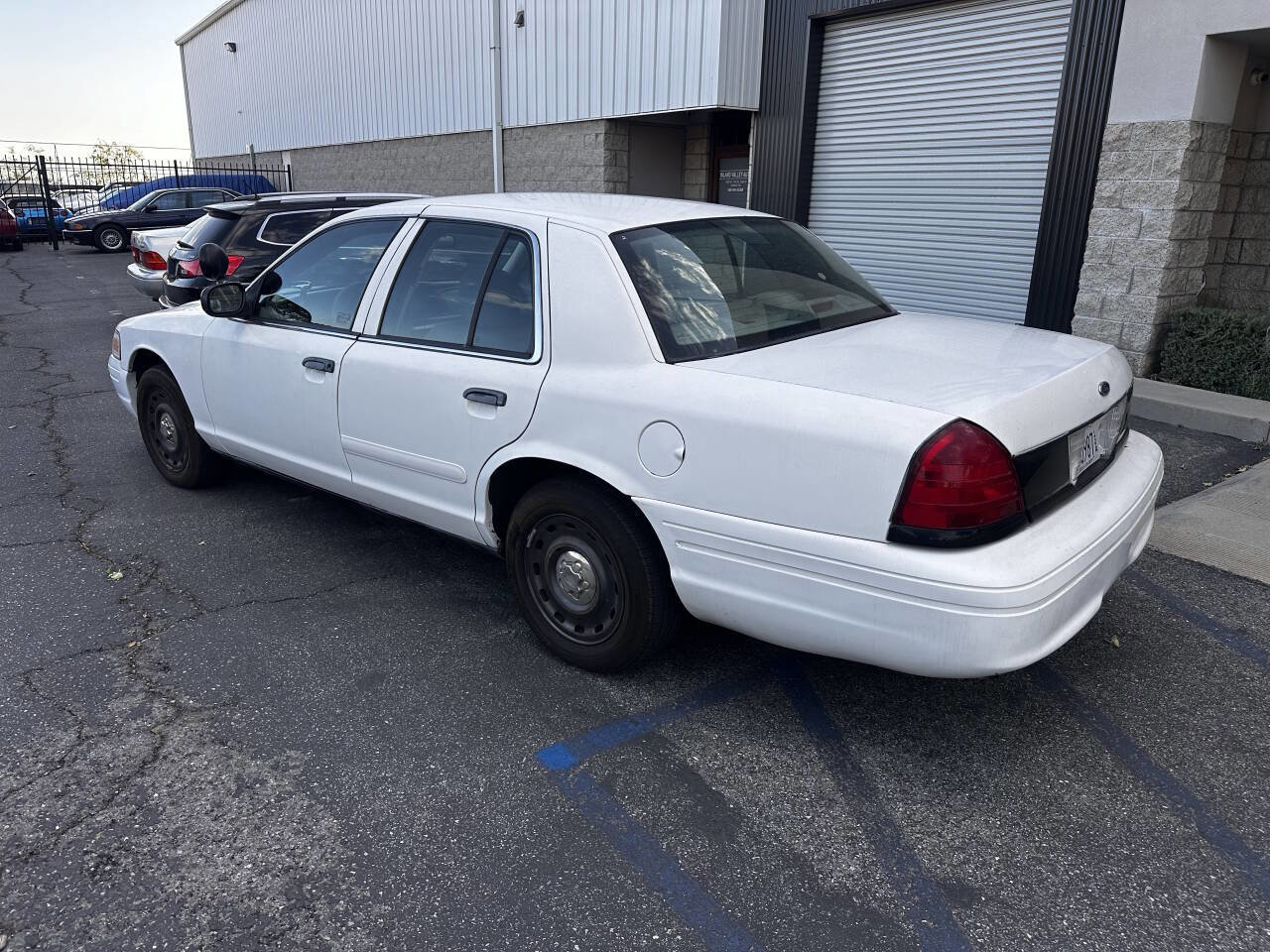 Used 2005 Ford Crown Victoria Police Interceptor RWD image 3