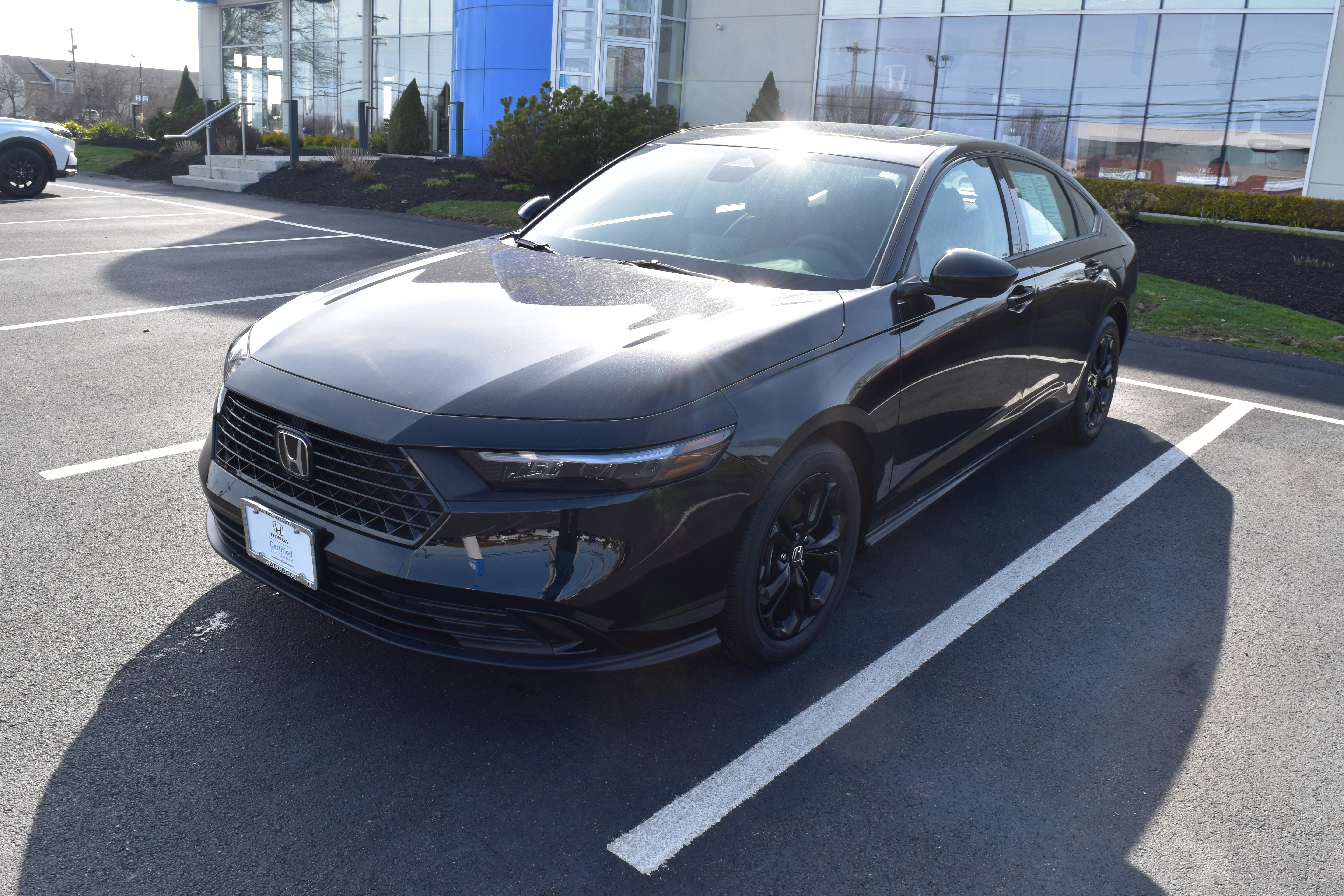 Used 2025 Honda Accord SE image 1