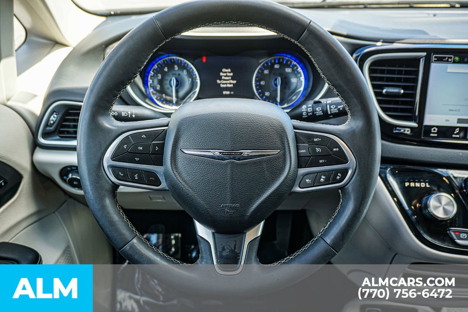 Used 2024 Chrysler Pacifica Touring-L image 30