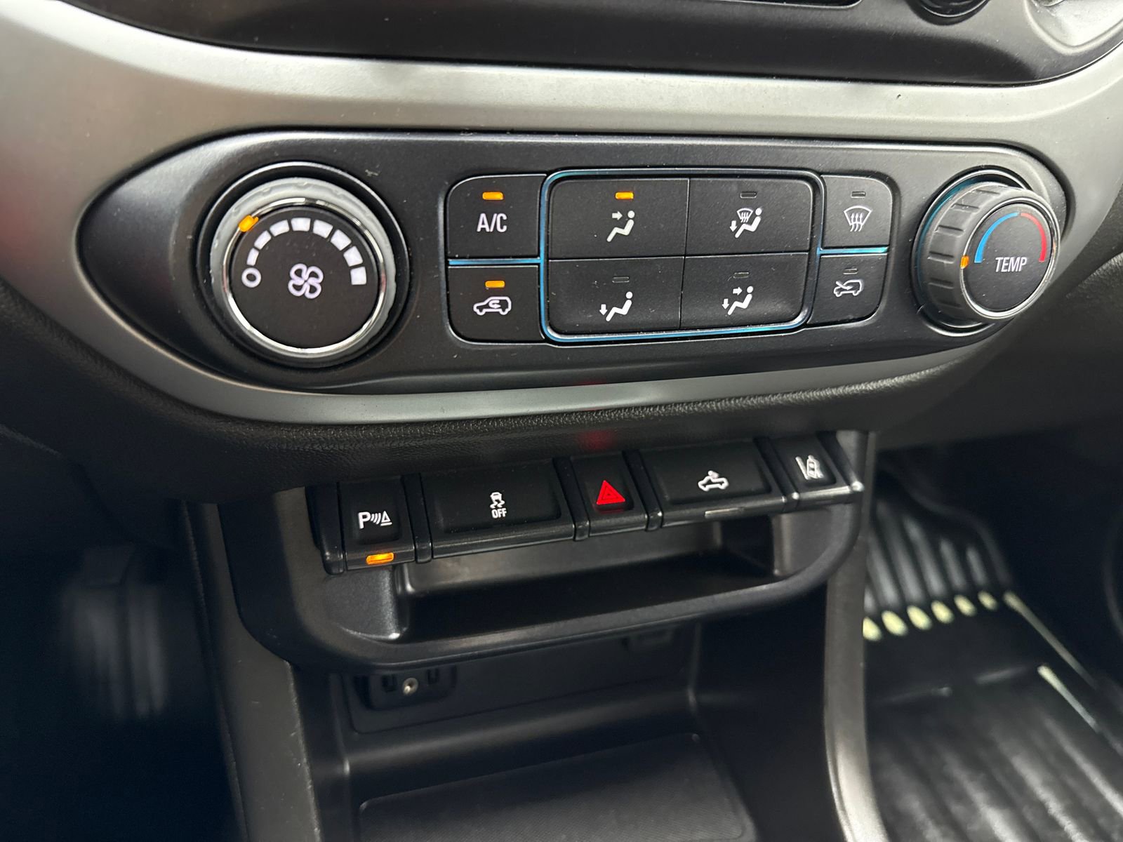 Used 2022 Chevrolet Colorado LT w/ Fleet Safety Package image 28