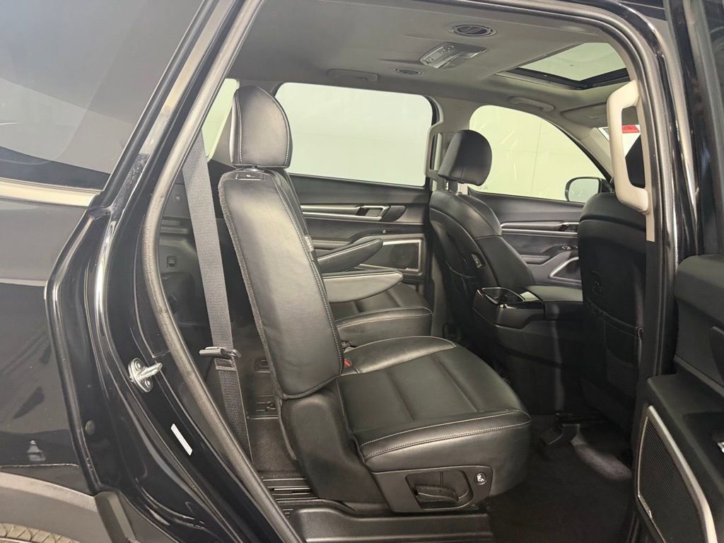 Used 2025 Kia Telluride S image 27