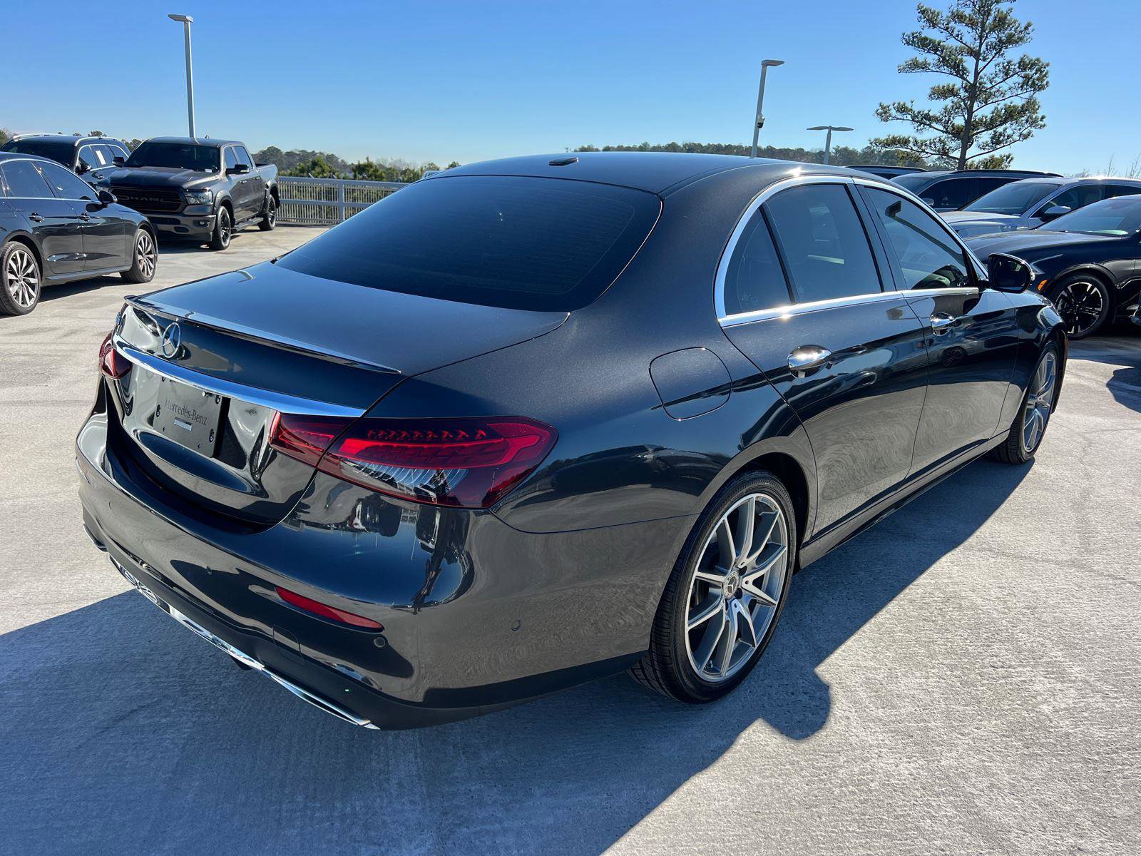 Used 2022 Mercedes-Benz E 350 Sedan image 5