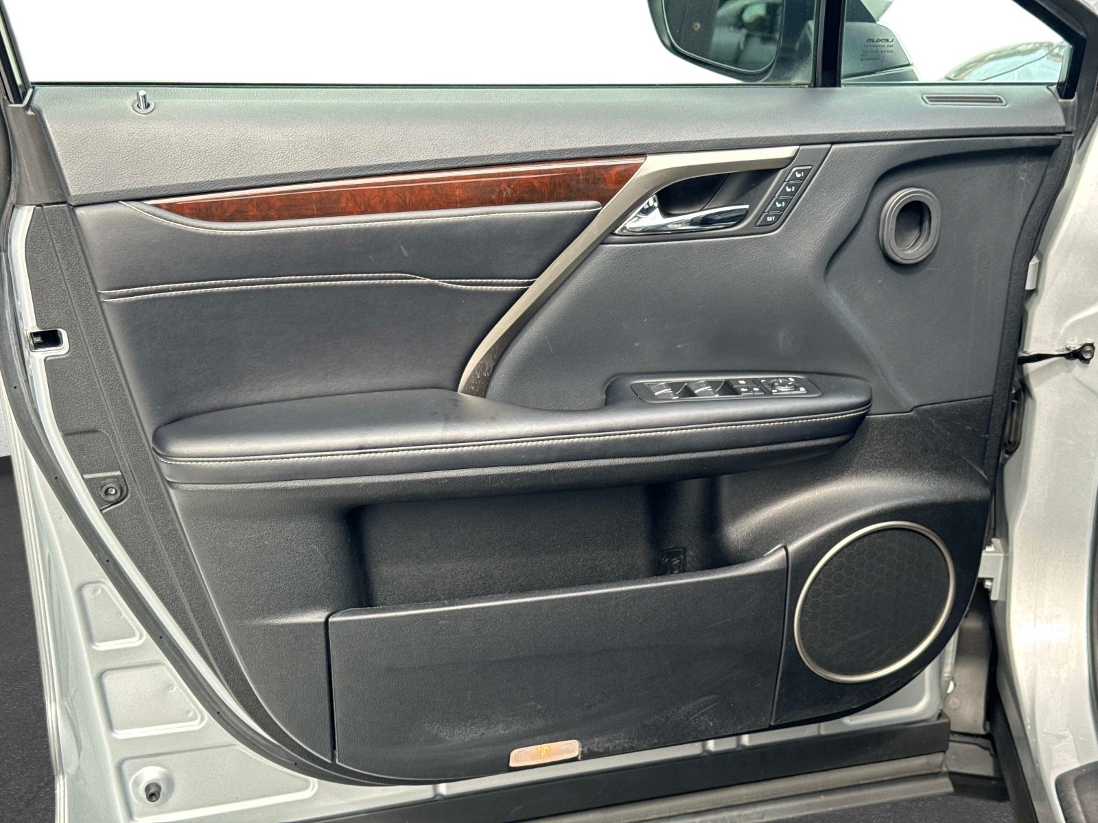 Used 2018 Lexus RX 450h AWD w/ Premium Package image 19