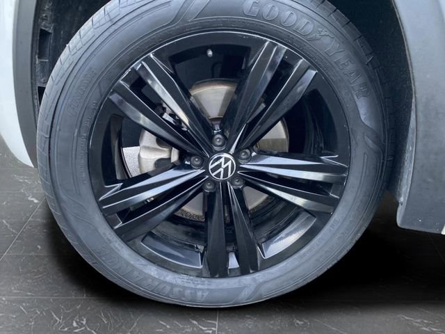 Used 2023 Volkswagen Atlas SEL R-Line image 38