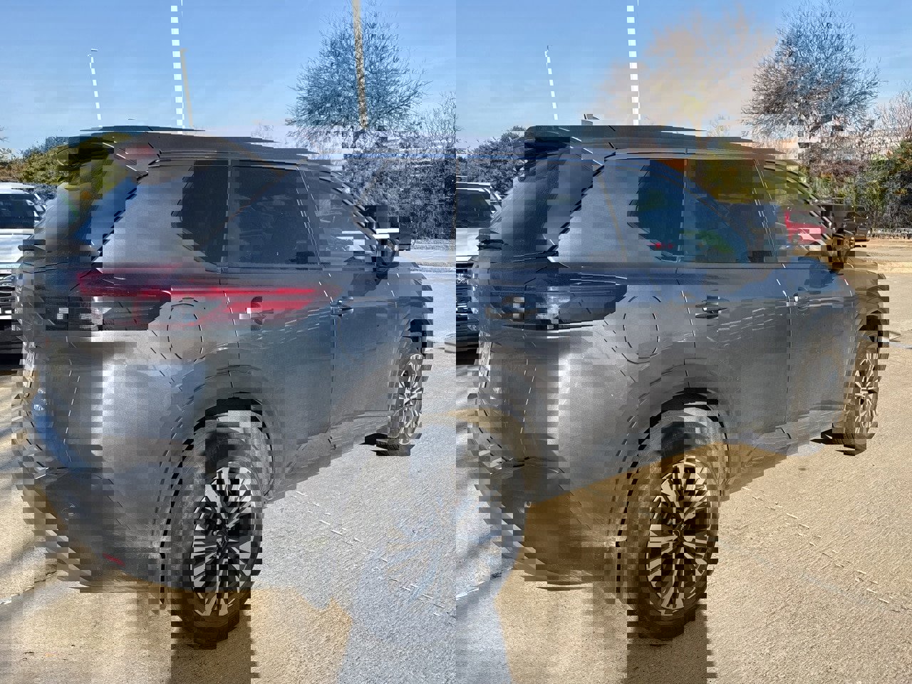 Certified 2023 Nissan Rogue SV image 3