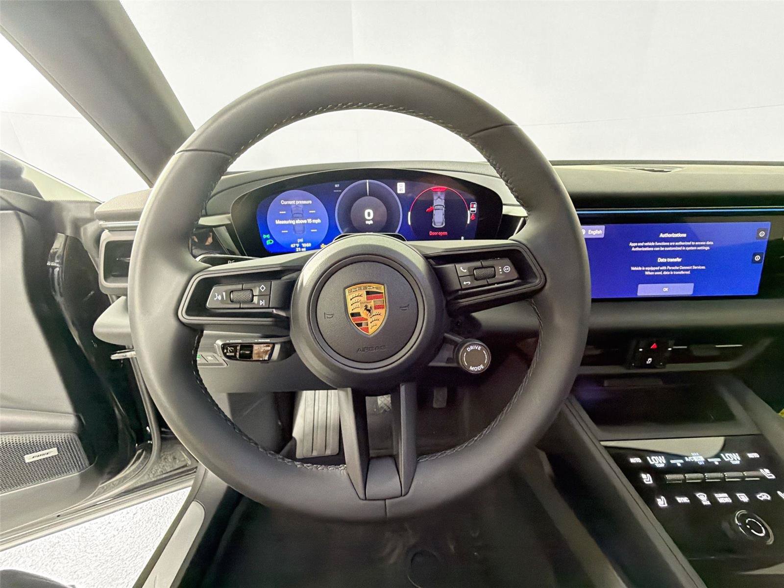 Certified 2026 Porsche Macan 4 Electric RWD image 20