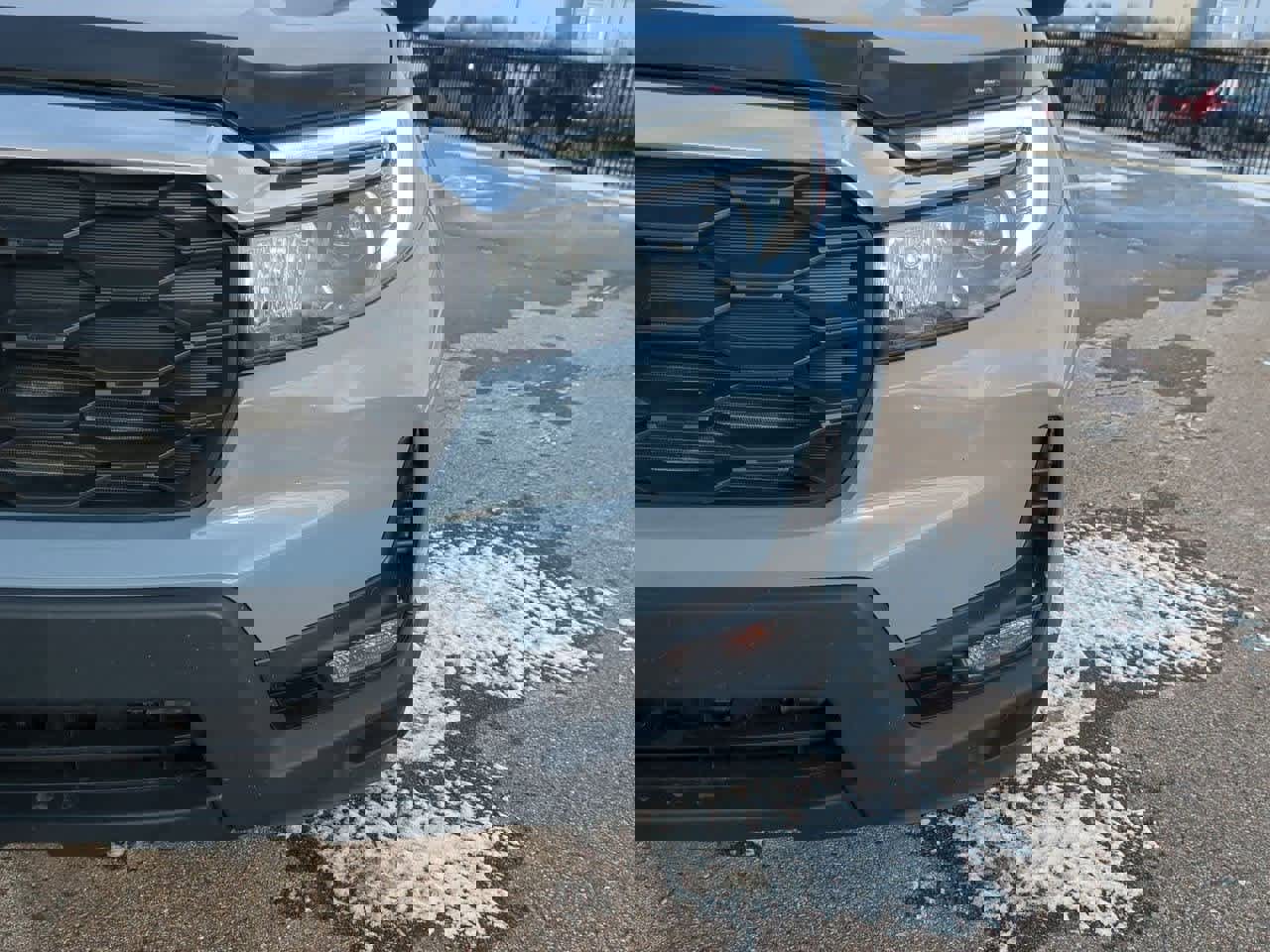 Used 2025 Honda Passport EX-L image 10