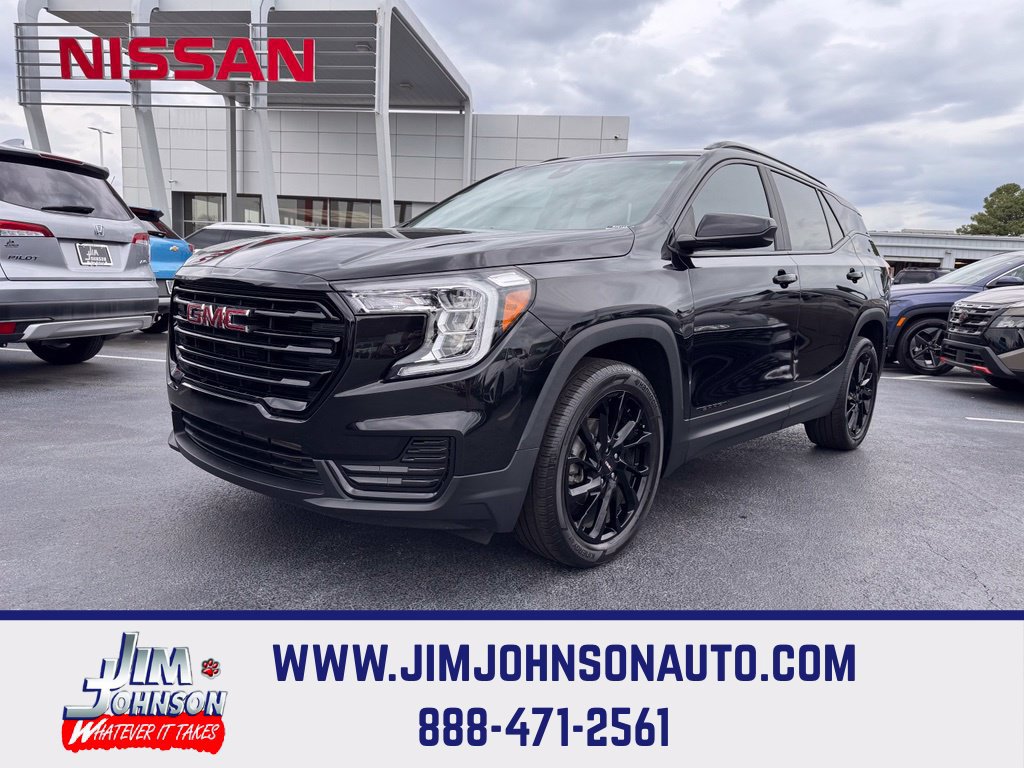 Used 2024 GMC Terrain SLE w/ Driver Convenience Package