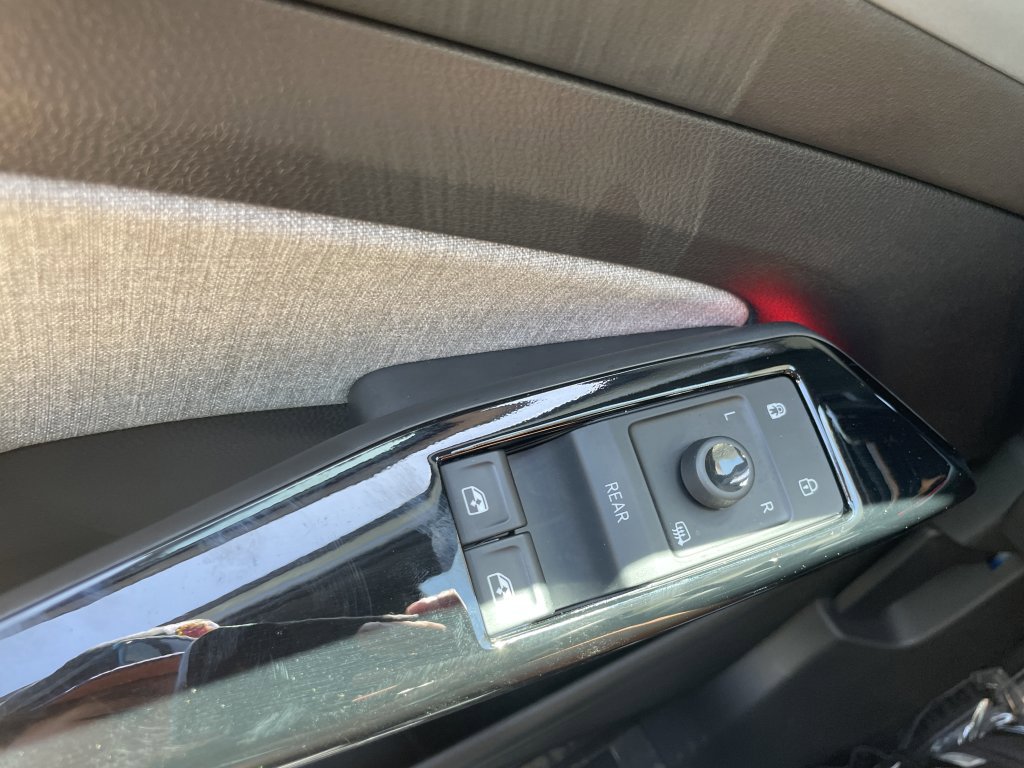 Used 2023 Volkswagen ID.4 Pro image 48