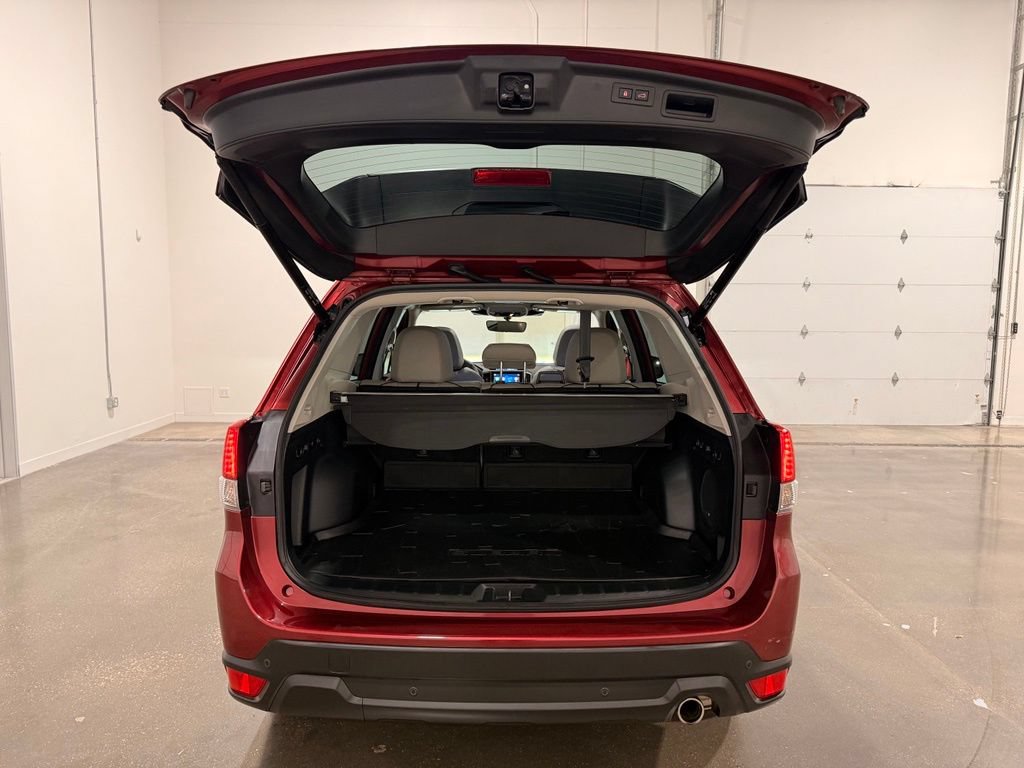 Used 2023 Subaru Forester Limited AWD/4WD image 9