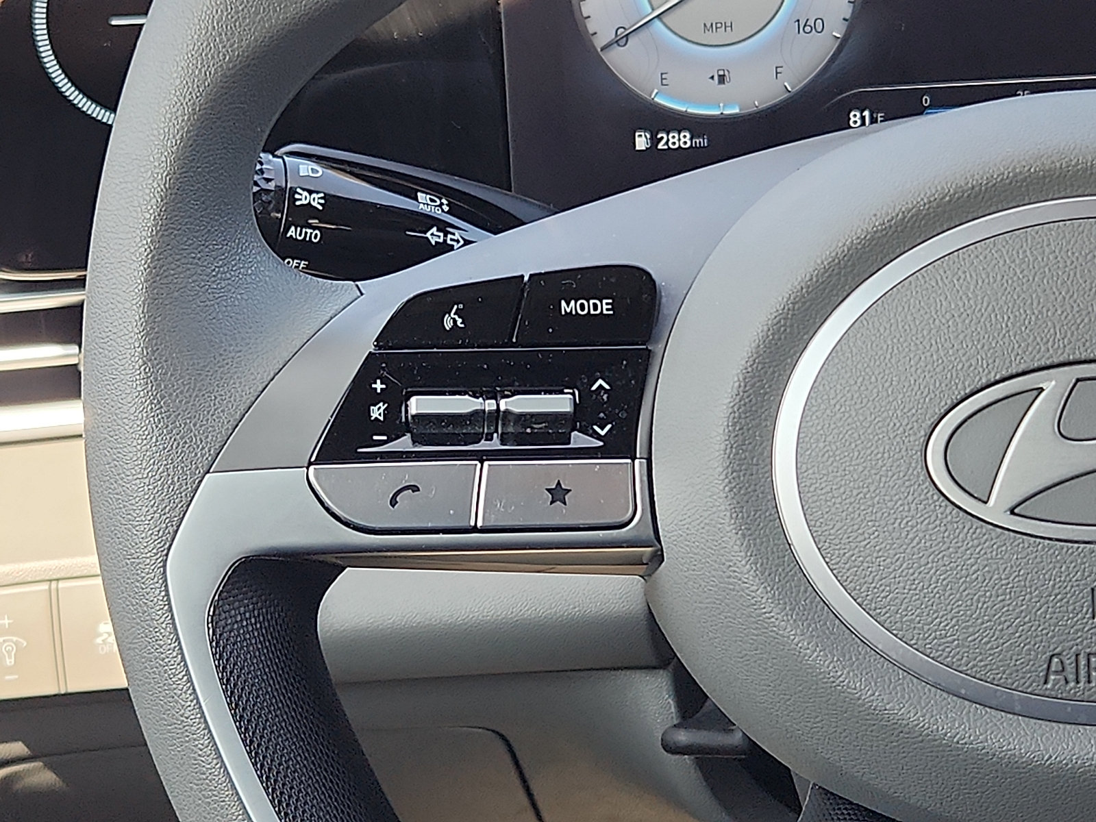 Certified 2024 Hyundai Elantra SEL FWD image 15