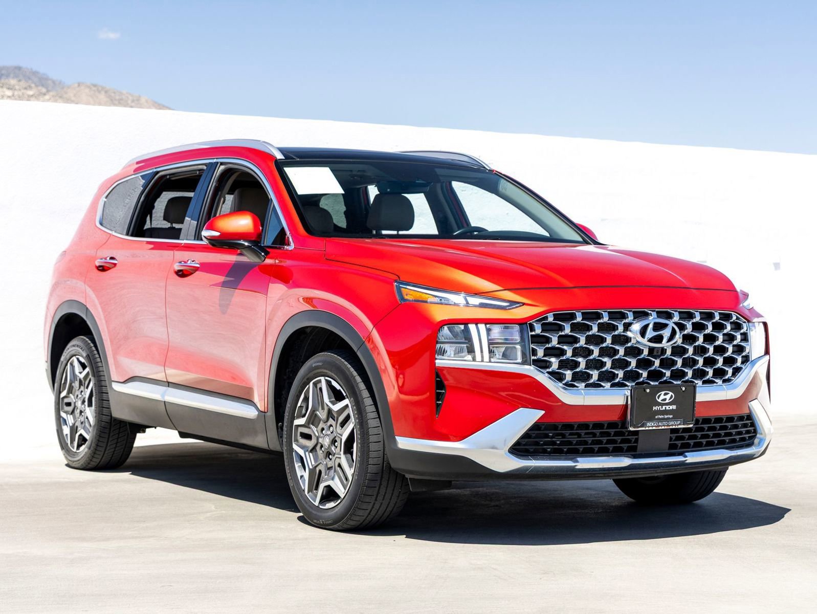 Used 2023 Hyundai Santa Fe SEL Premium AWD/4WD image 2