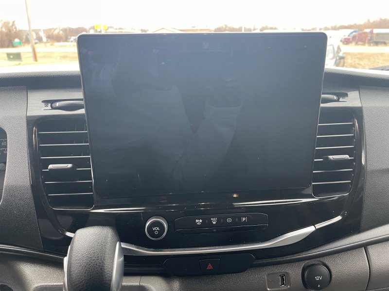 Used 2024 Ford Transit 350 XLT image 11