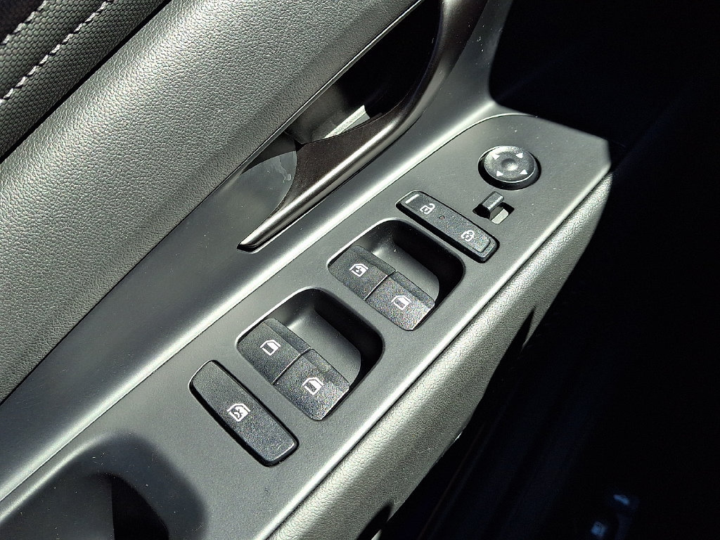 Certified 2025 Hyundai Elantra SEL FWD image 23